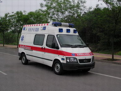 可克达拉市救护车护送